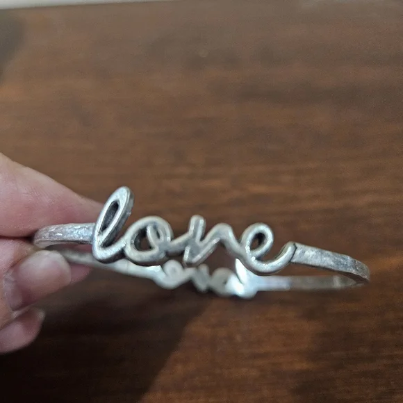 9" Faith/Love Antiqued Silver bangles - Picture 4 of 5